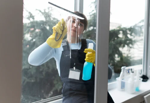 Nettoyage de vitres intérieures et extérieures à Tuffalun